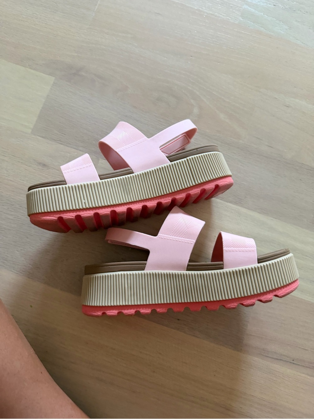 Reef Vista Higher Wedge English Rose 9 - Picture 11 of 12